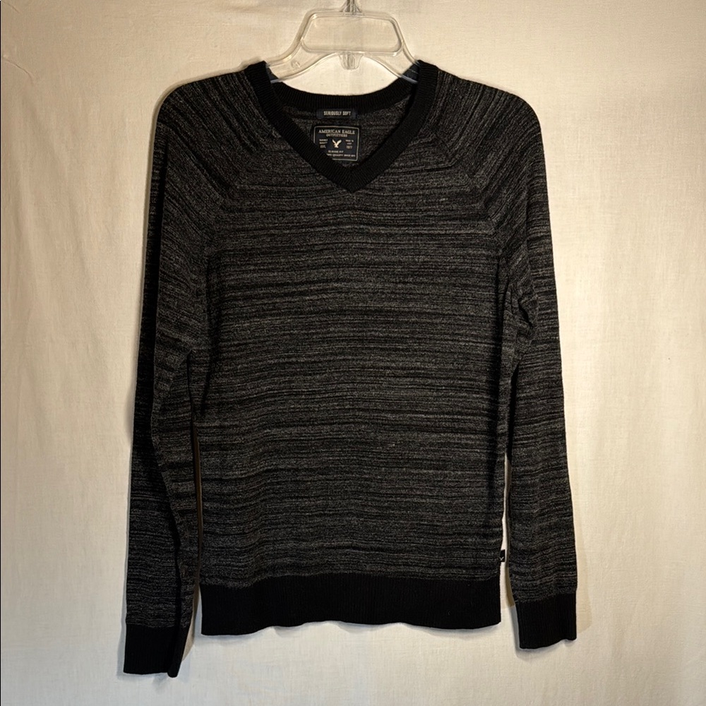 American Eagle Outfitters Black V-Neck Sweater Classic Style